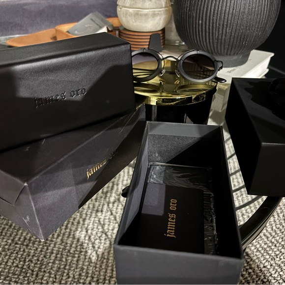 Round Black Sunglasses - Picture 5 of 6